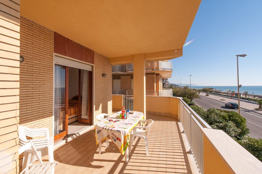 Ferienwohnung Il Mare In Giardino Scauri  Exterior foto