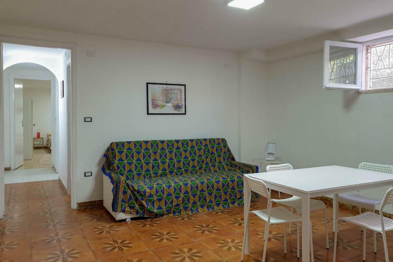Ferienwohnung Il Mare In Giardino Scauri  Exterior foto